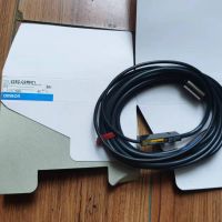 歐姆龍E2EC-C2R5C1接近開關(guān)傳感器現(xiàn)貨供應(yīng)
