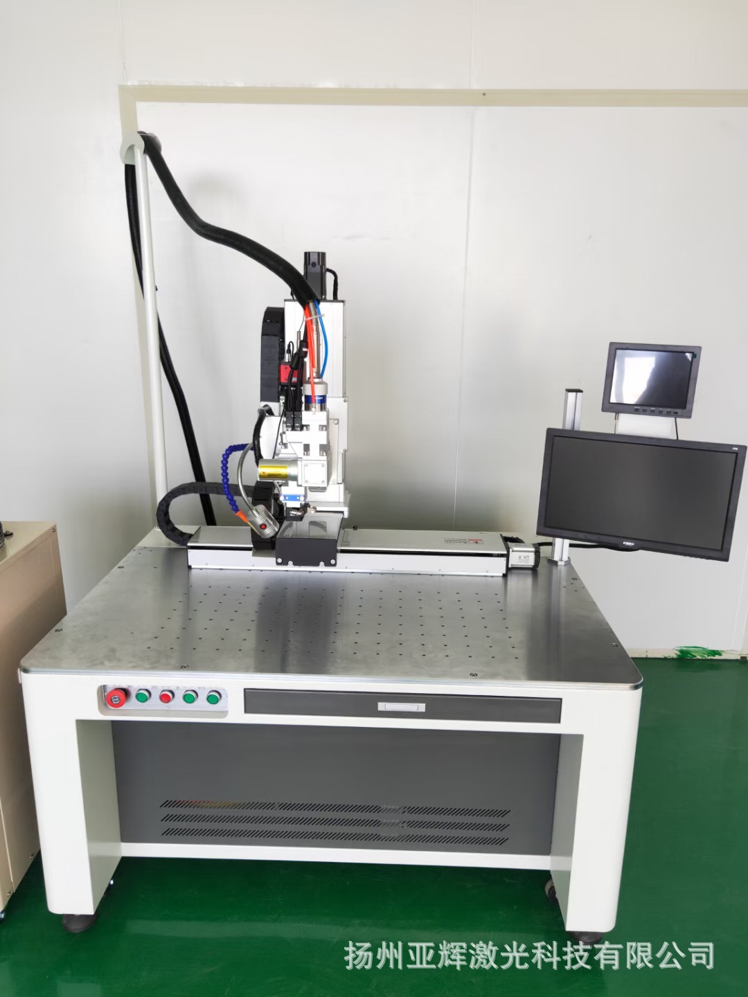 光纖激光平臺焊接機2.jpg